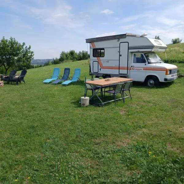 Camping car vintage, hotel v destinaci Saint-Barthélemy-le-Plain