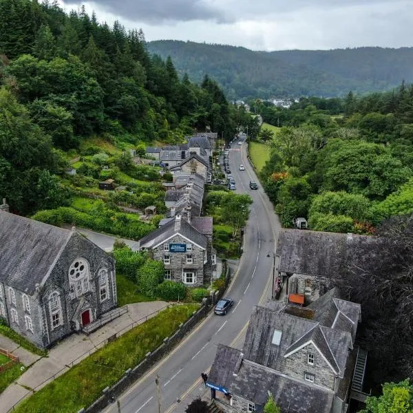 Base Camp Snowdonia, Gwersyll Cyntaf Eryri, hotel v destinaci Betws-y-Coed