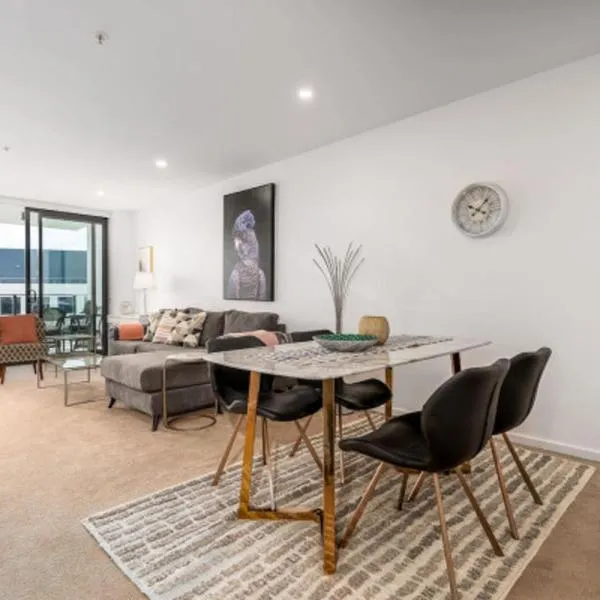 Lovely 2BR Apartment w free parking on premises - Hosted by Canstay, hotel a Canberra