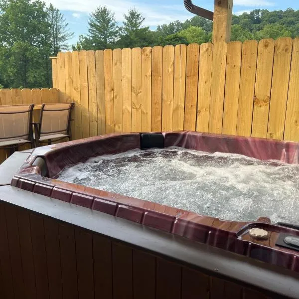 Stay, play and relax in Ohiopyle, PA, Hot tub, Pool table, next to the GAP trail in Ohiopyle, PA, hotel in Ohiopyle