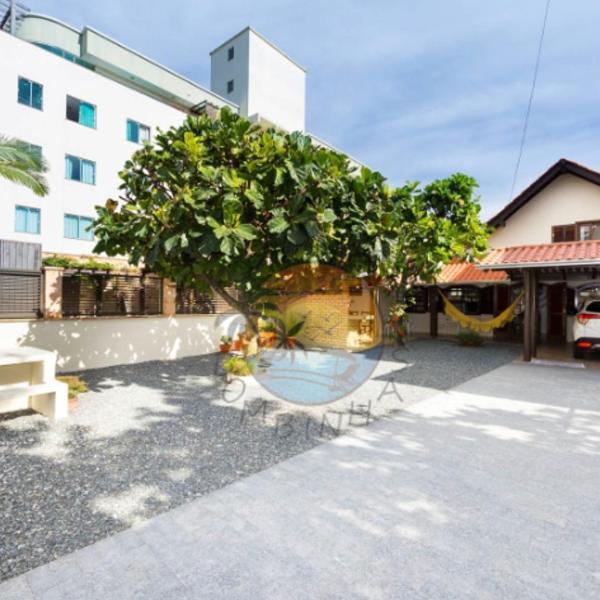Linda Casa no Centro da Praia, Próximo a Praia e Comércio em Geral