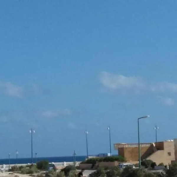 شاليه بقرية سياحية للايجار ب مطروح إمتداد شاطيء الأبيض شاطيء خاص ترى البحر من التراس كود 126, hotel v destinaci Mersa Matruh
