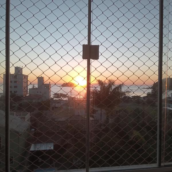 Apartamento com varanda e vista para o mar 1
