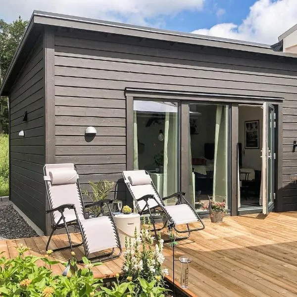 Cozy Home In Tvååker With Kitchen, hotel en Tvååker