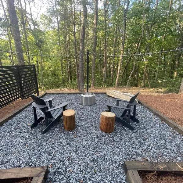 6 miles from Helen Couples Shower Private Fire Pit, hotel di Sautee Nacoochee