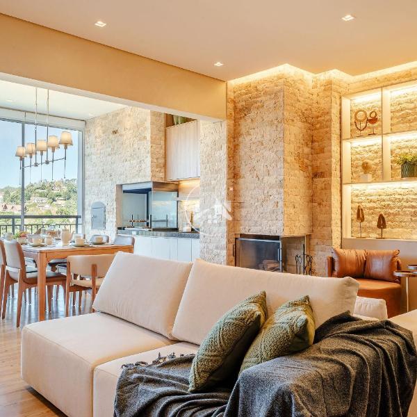 Refúgio nas Alturas: Cobertura de Luxo com 5 suítes e vista