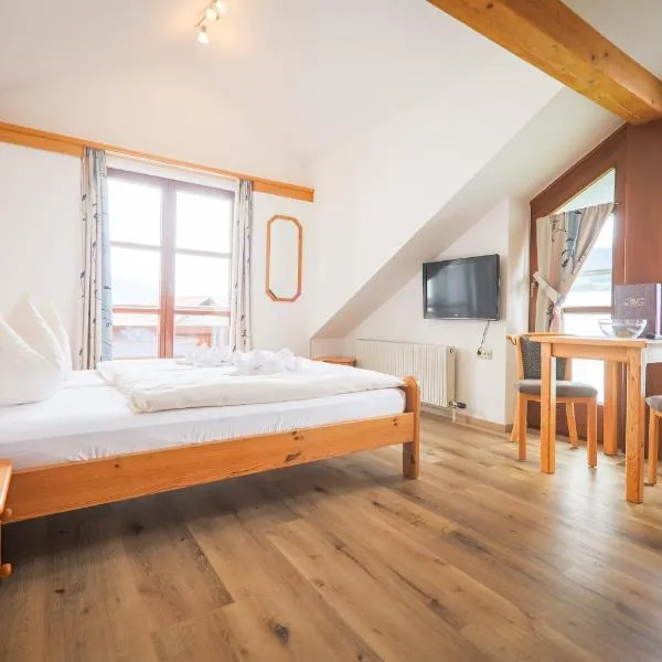 Restaurant - Café - Pension HASSLER, hotel v destinaci Berg im Drautal