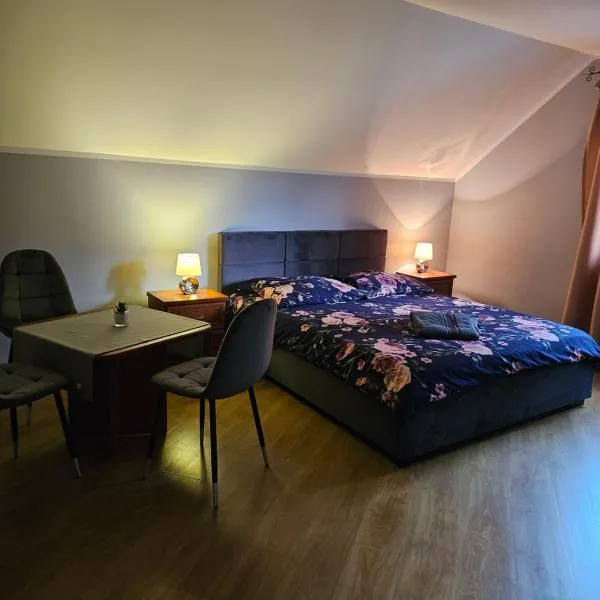 DOMKI w Zaciszu, hotel a Ruś