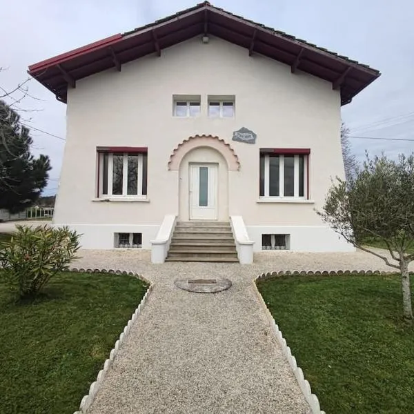 Maison, hotel v destinaci Neuvic