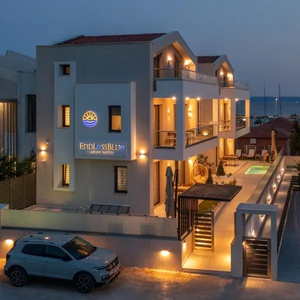 Endless Blue Luxury Suites, hotel em Nikiti