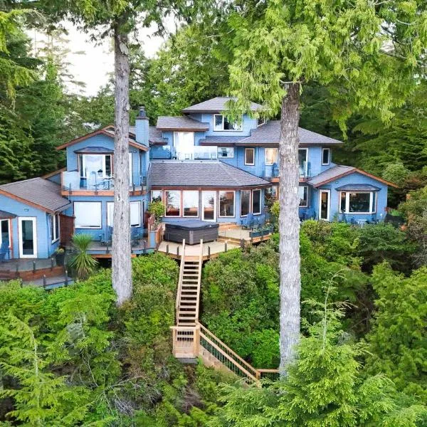 Snug Harbour Inn, hótel í Ucluelet