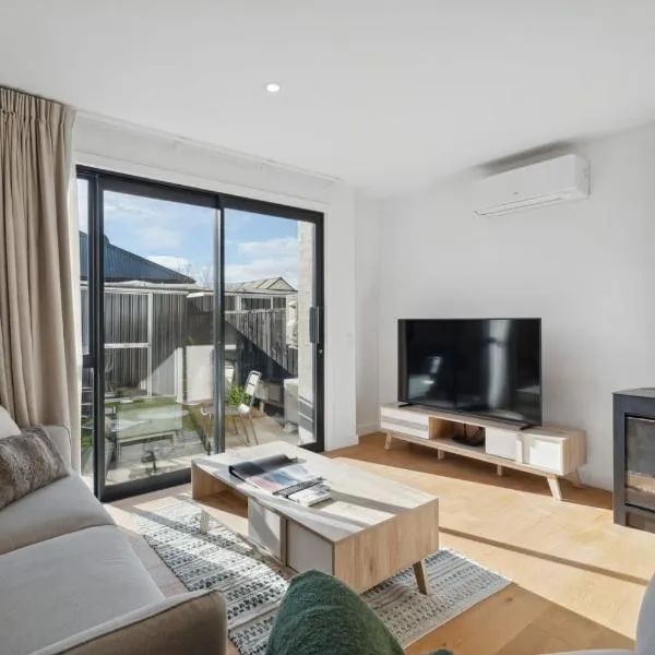 Alpine Escape Apartment, hotel in Albert Town
