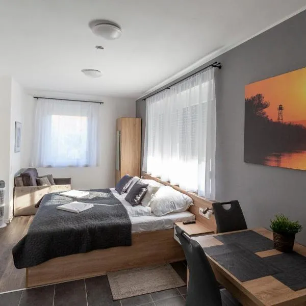 Horváth Apartman, hotel Fertődön
