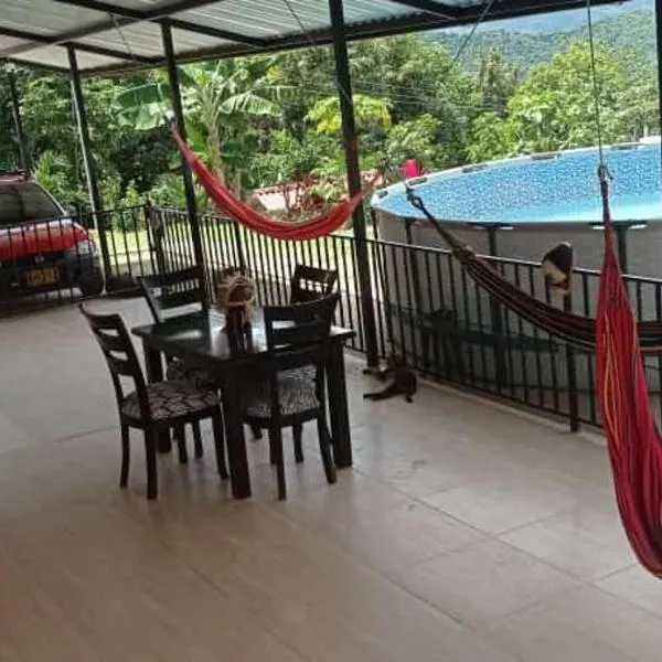Alojamiento Sol y Luna, hotel v destinaci La Mesa