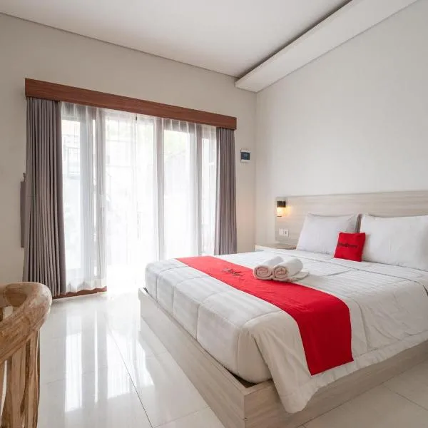 RedDoorz Plus at Yasa's Living Denpasar، فندق في سانور