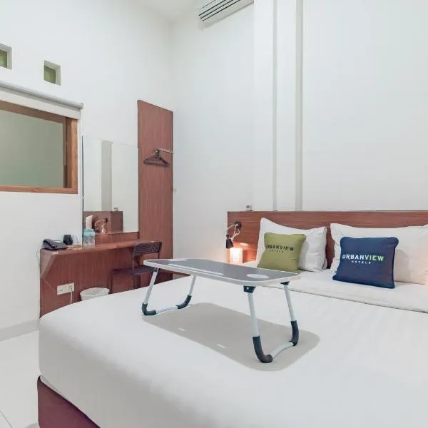 Urbanview Darmo Residence Bandung, hotel v destinaci Bandung
