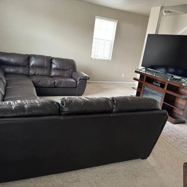 Humble Home, hotel en Aurora