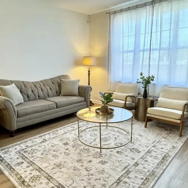 Luxury Condo Near NYC, MetLife & American Dream, hotel v destinaci Passaic