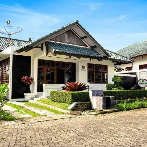 Puncak Villa Lotus D33, hotel di Cipanas