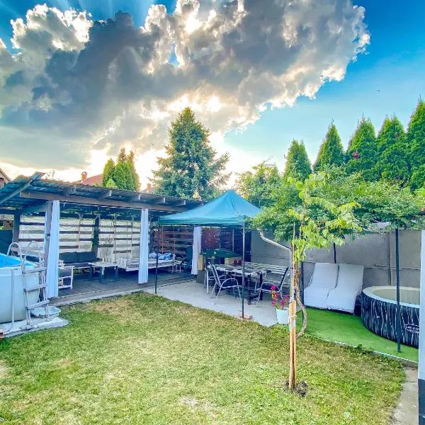 Napsugár vendégház, hotel v destinaci Mezőkövesd