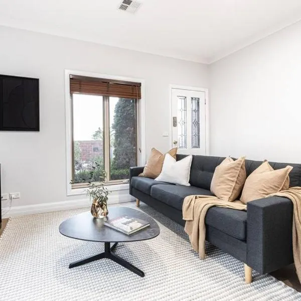 Mickle Townhouse, Steps to CBD, hotel in Warrnambool