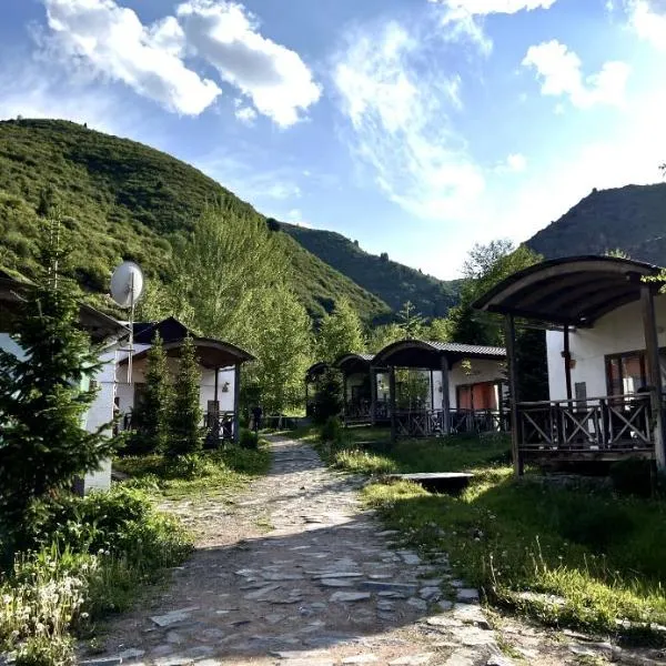 Eco Resort Kara Bulak, hotel v destinaci Alamedin