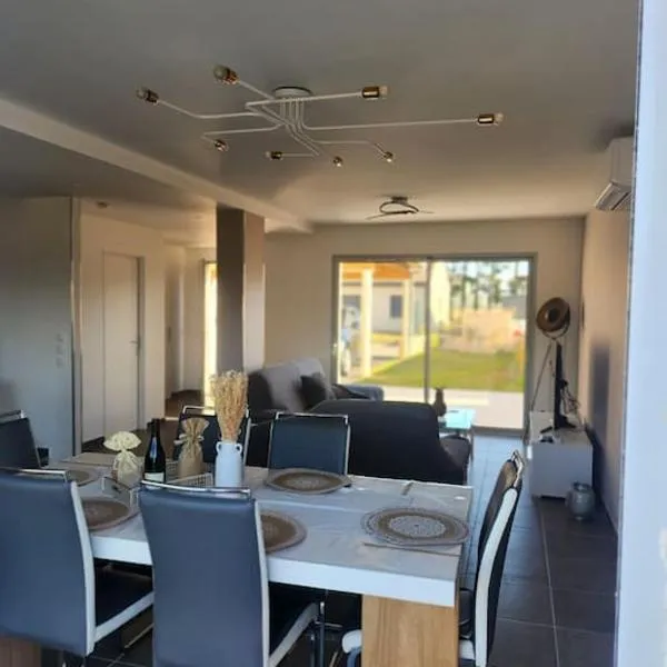 Maison cosy jardins et détente, hotel v destinaci Montélimar