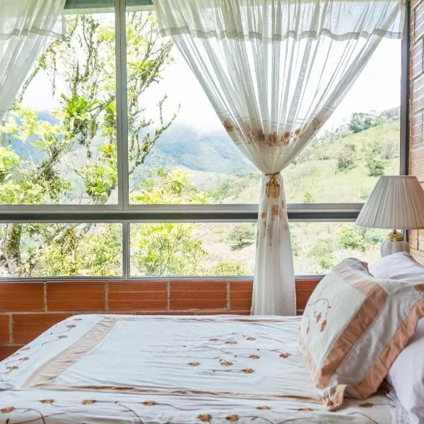 Hosteria Florecer, hotel v destinaci Piñas