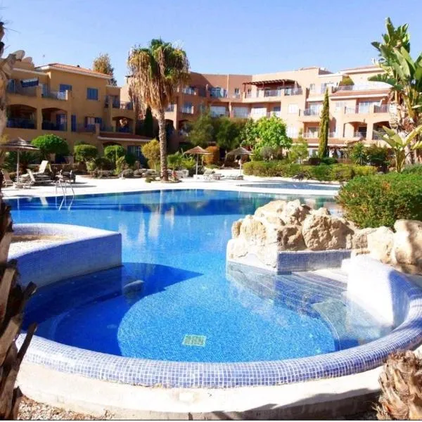 Paphos-Limnaria Garden, hotel in Paphos City