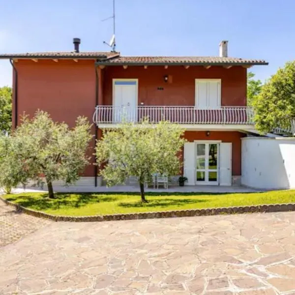 Pace, Luminosità e Comodità a due passi dal Garda, hotel v destinaci Volta Mantovana