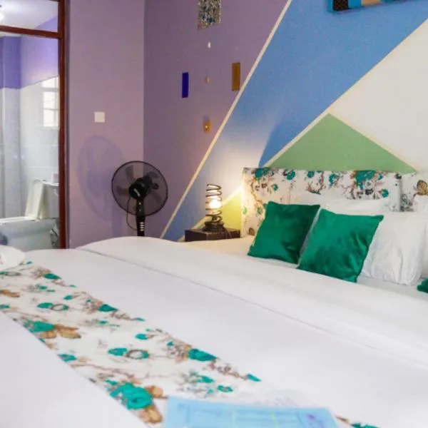 Cozy Rooms JKIA - 3 Bedroom With 5 Beds, 2Baths, hotel v destinaci Syokimau