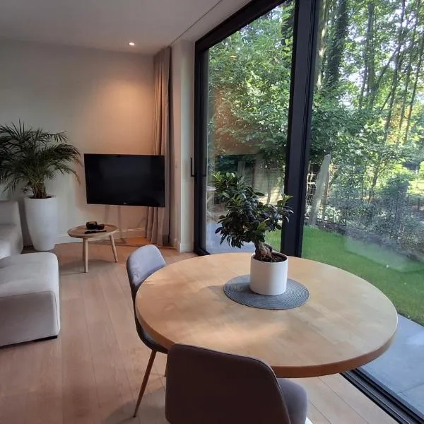 Privé studio in groene omgeving van Brugge gratis fietsen & parkeerplaats, hotel in Bruges