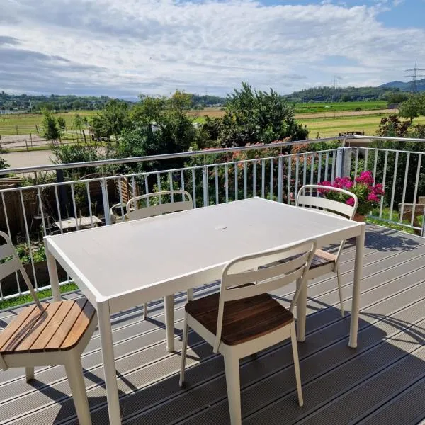 FeWo1 neuwertige, große 110qm FeWo über zwei Etagen mit Balkon im Außenbereich, hotel v destinaci Riegel