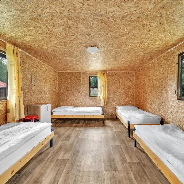 Chatová osada Bílý Kámen, hotel in Doksy