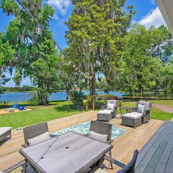 Lakeside Lilypad Wonderland Kayak Grill Firepit – hotel w mieście Green Cove Springs