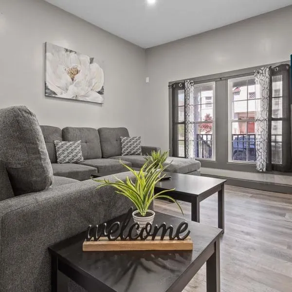 Cozy 6BR 2 Bath close to Falls & Casino，位于尼亚加拉瀑布的酒店