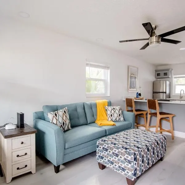 Walk Everywhere! 1-bedroom Gem In Downtown Hub, hotel v destinaci New Port Richey