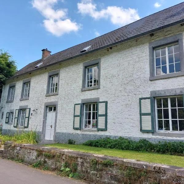 Le Chafour, hotel v destinaci Marche-les-Dames