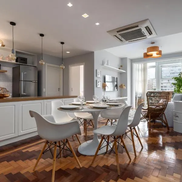 Ape na Praça Copacabana