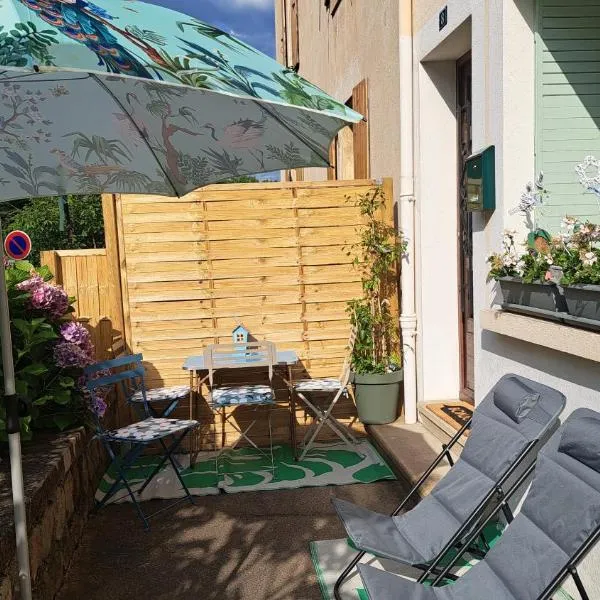 Du DOUBS au DOUX, hotel v destinaci Lamastre