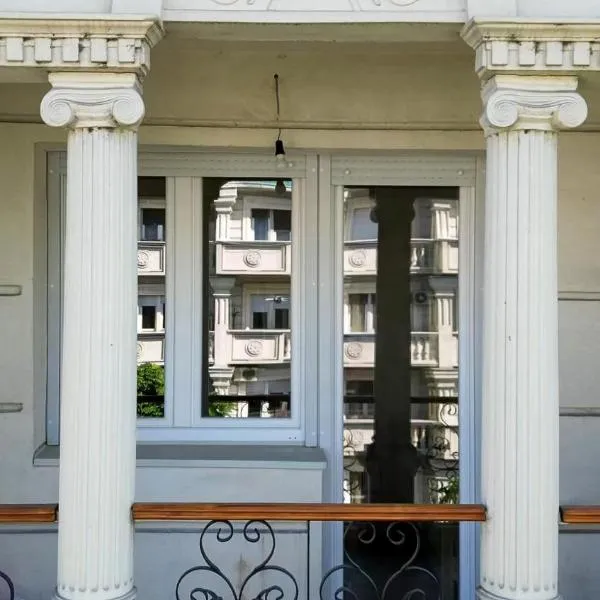 Macedonia Square Apartment, hotel in Skopje