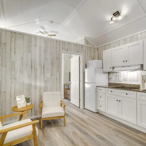 Picayune Tiny Home Rental ~ 11 Mi to Space Center!, hotel Picayune-ban