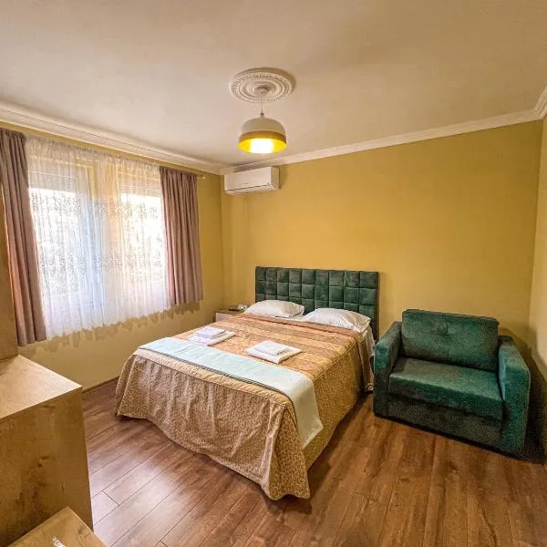 Dani Apartments Albanian Alps, hotel in Bajram Curri