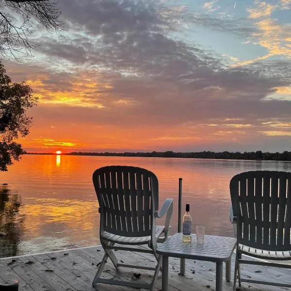 Lakeside Maison, hotel v destinaci Hillier