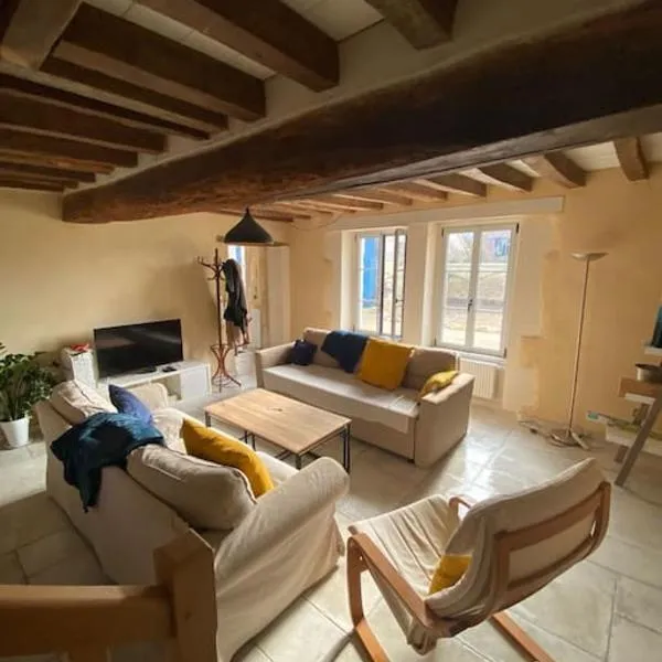 La Maison Bleue, maison mitoyenne de campagne, hotel v destinaci Vincelles