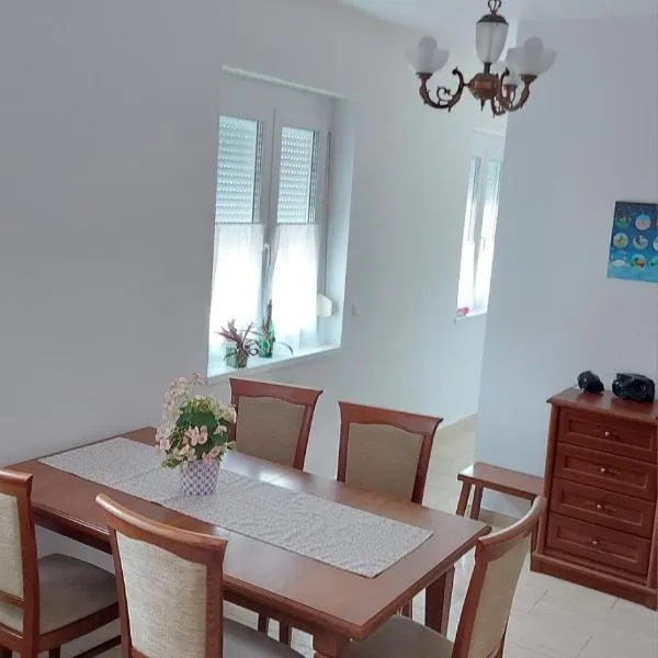 Hortenzia Apartman, hotel Tab városában