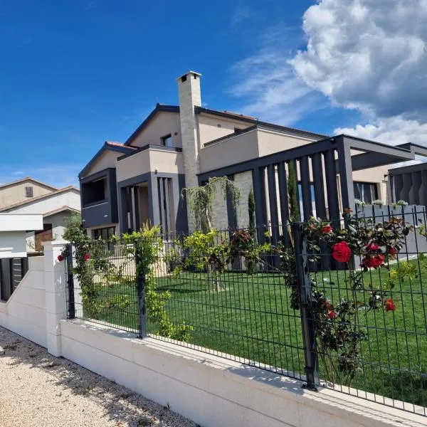 Villa Klara, hotel v Privlake