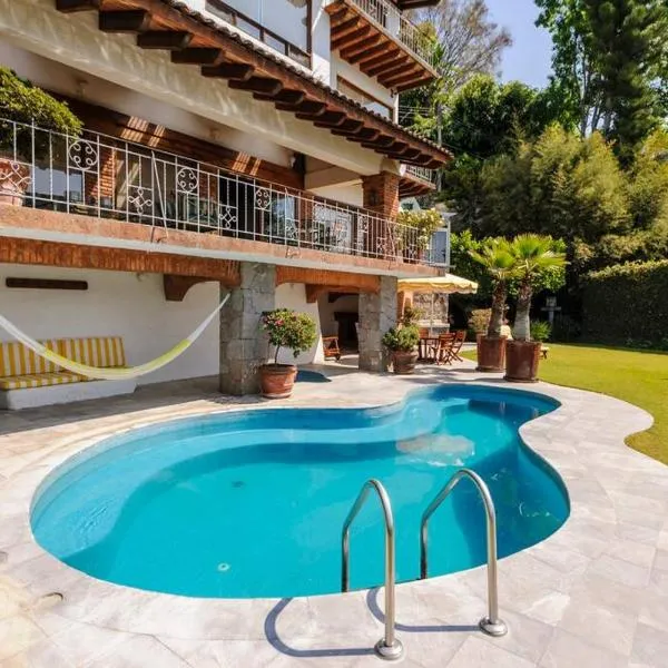 Casa Waleska With a view of Valle Lake, hotel in Valle de Bravo
