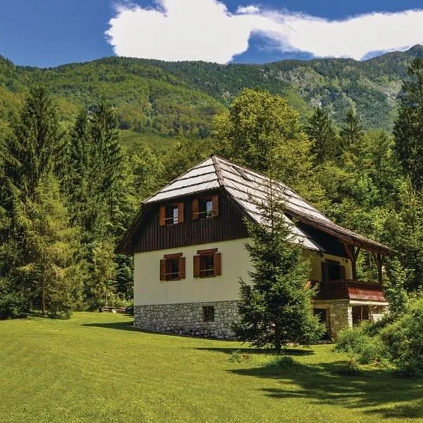 Chalet Primus Near Soča Gorge - Happy Rentals, hotel in Soča