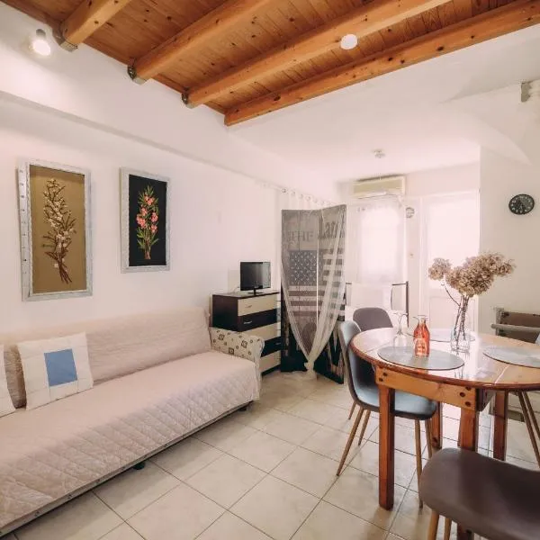 Yiannis' Maizonette Ancient Olympia - Happy Rentals, hotel in Olympia